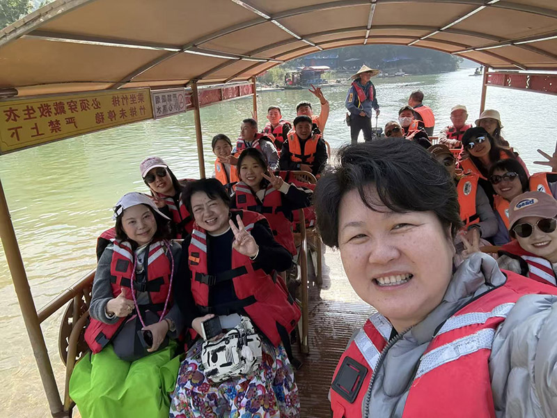 铭诚锦深耕胶粘剂行业20周年庆团建广西崇左