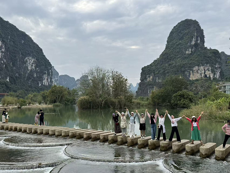 铭诚锦深耕胶粘剂行业20周年庆团建广西崇左