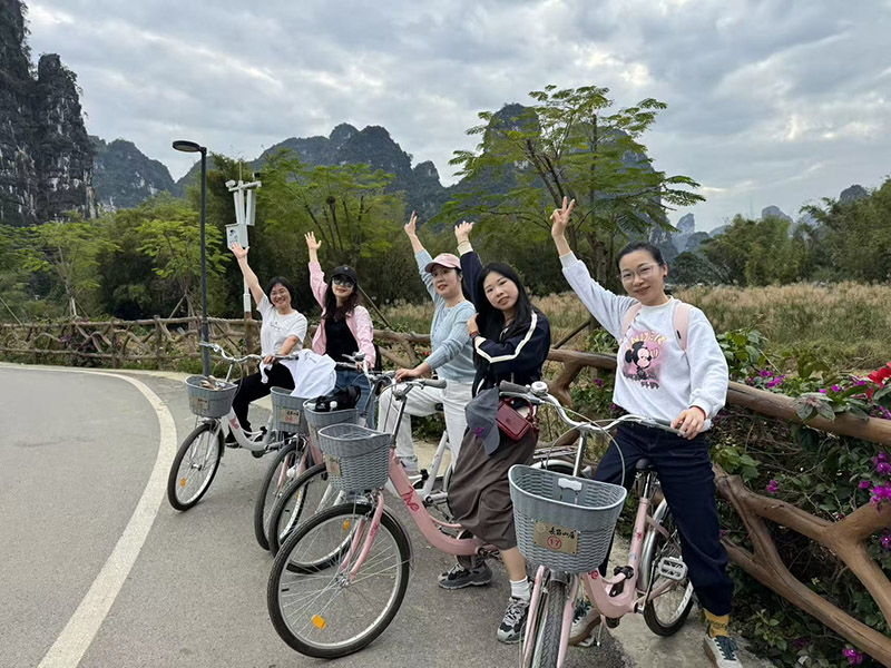 铭诚锦深耕胶粘剂行业20周年庆团建广西崇左